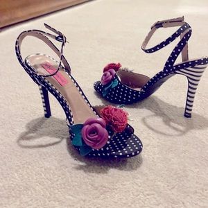 Most adorable pair of Betsey Johnson shoes.